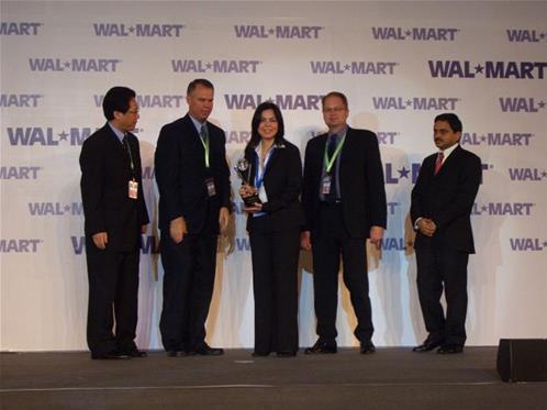 Wal-Mart Menderes’i dünyanın ‘en iyisi’ seçti